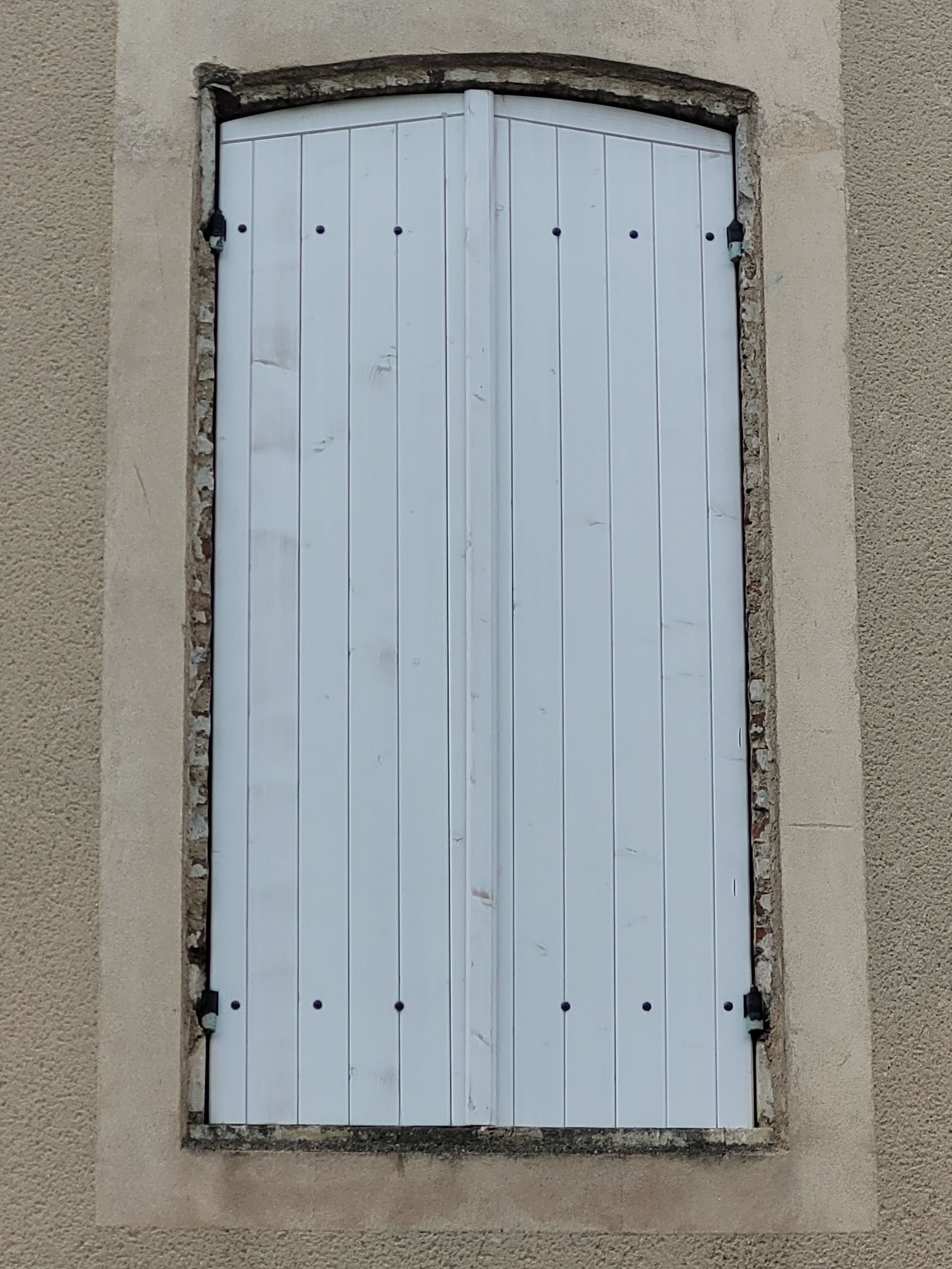 Volets battants fermés