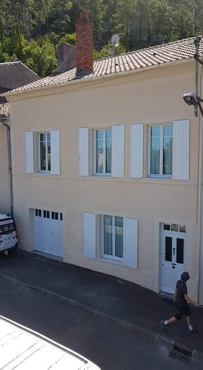 Façade peinte en beige