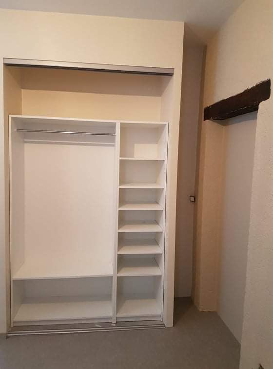 Mise en peinture des portes d'un placard