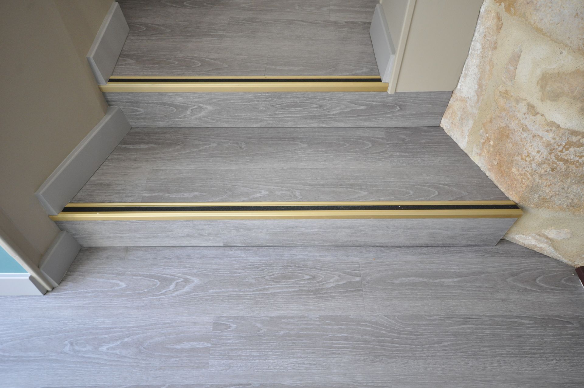 Parquet en PVC sur des escaliers