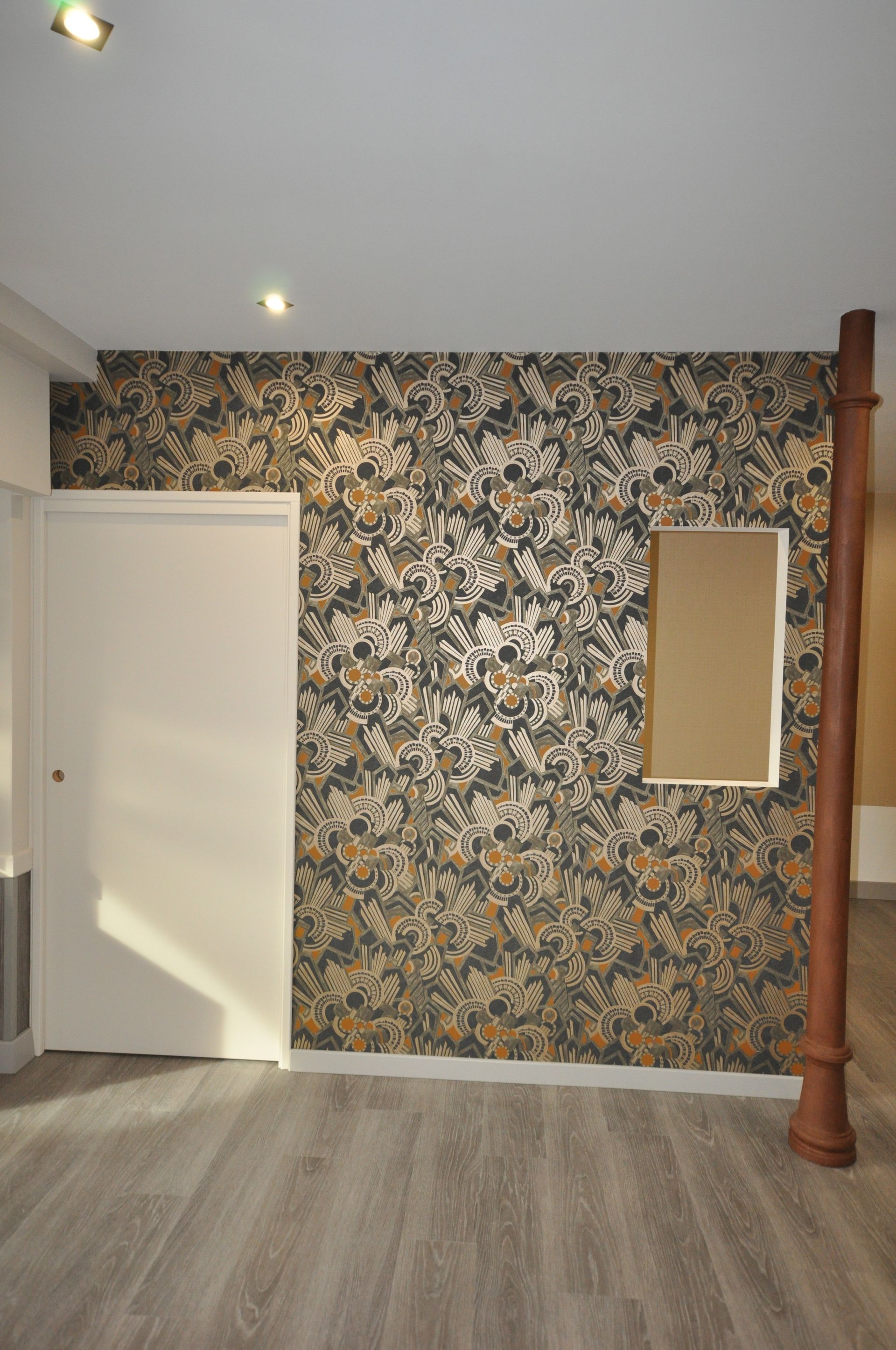 Tapisserie dans une pièce vide