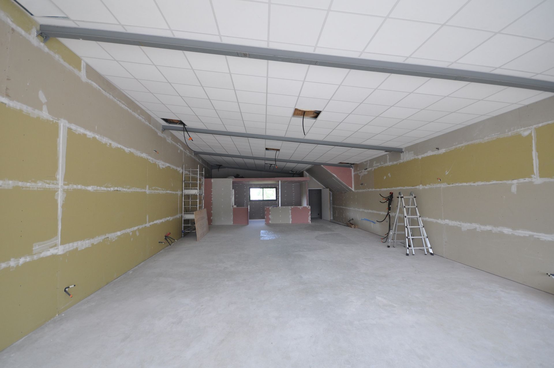Isolation des murs et du plafond avec l'aide de plaques de plâtre