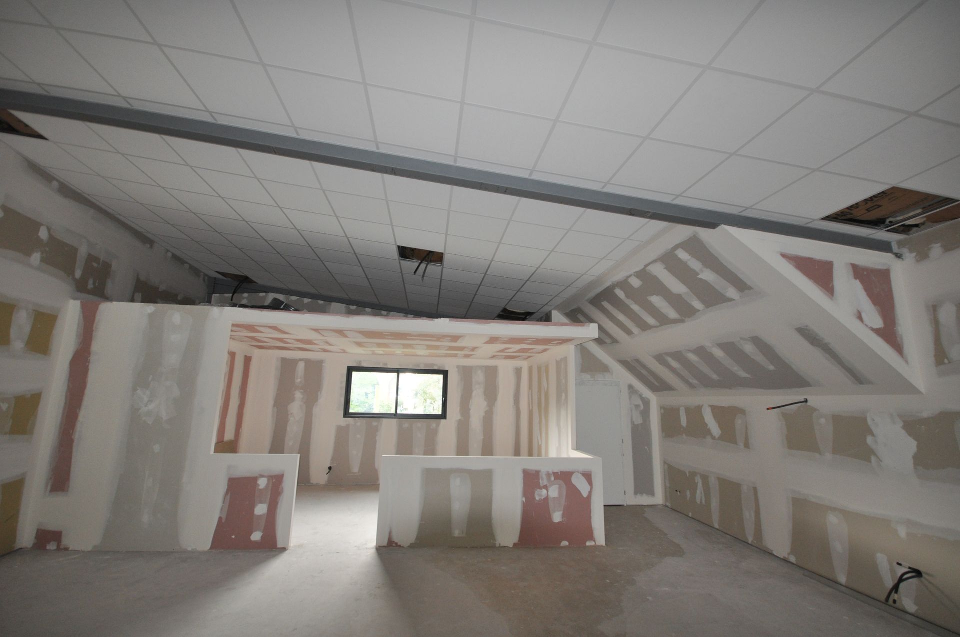 Travaux d'isolation avec l'aide de placo