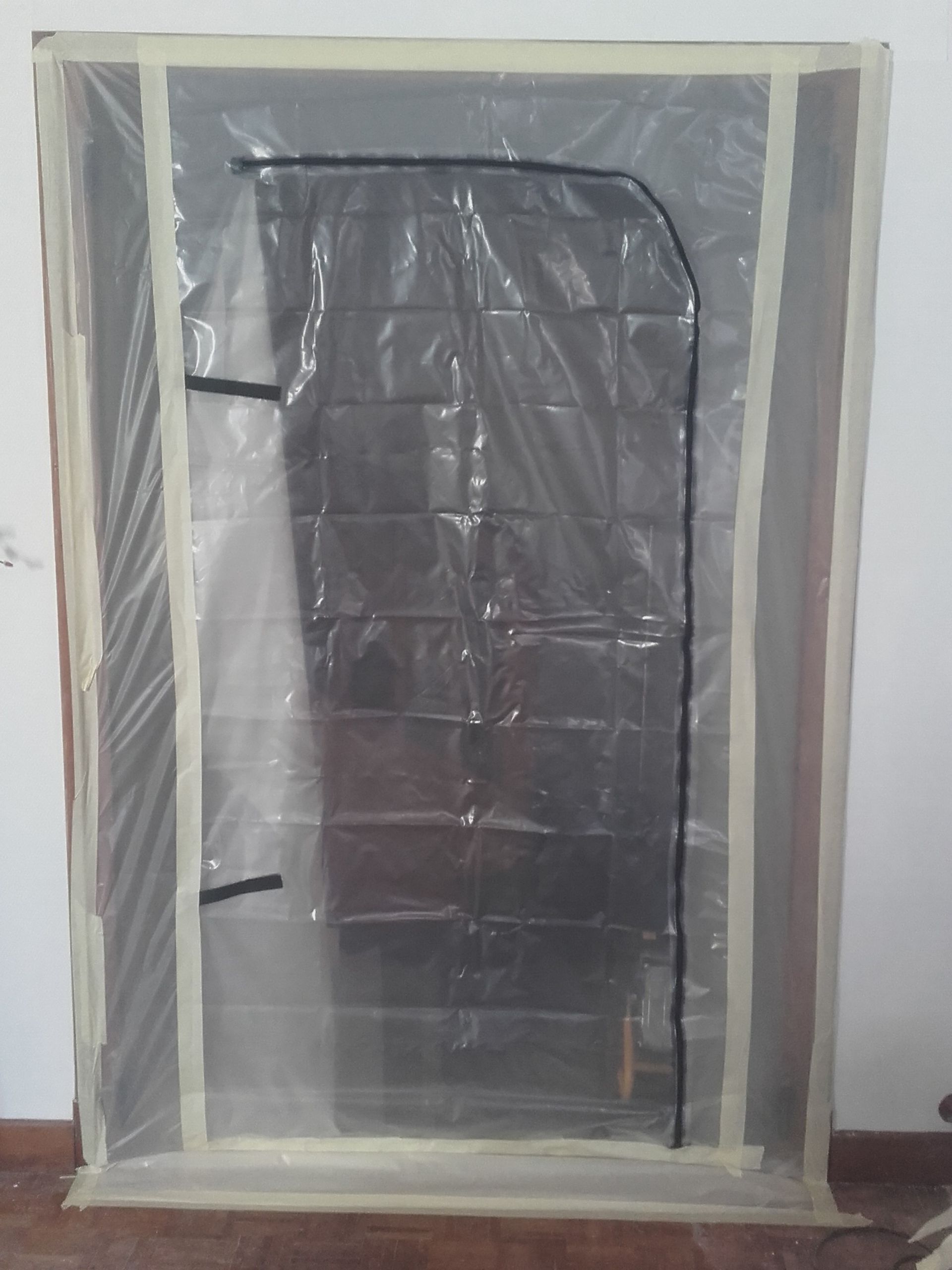 Travaux de peinture pour une cuisine en cours d'aménagement