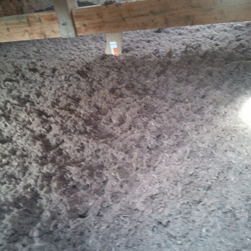 Matériaux isolants sous forme de flocons