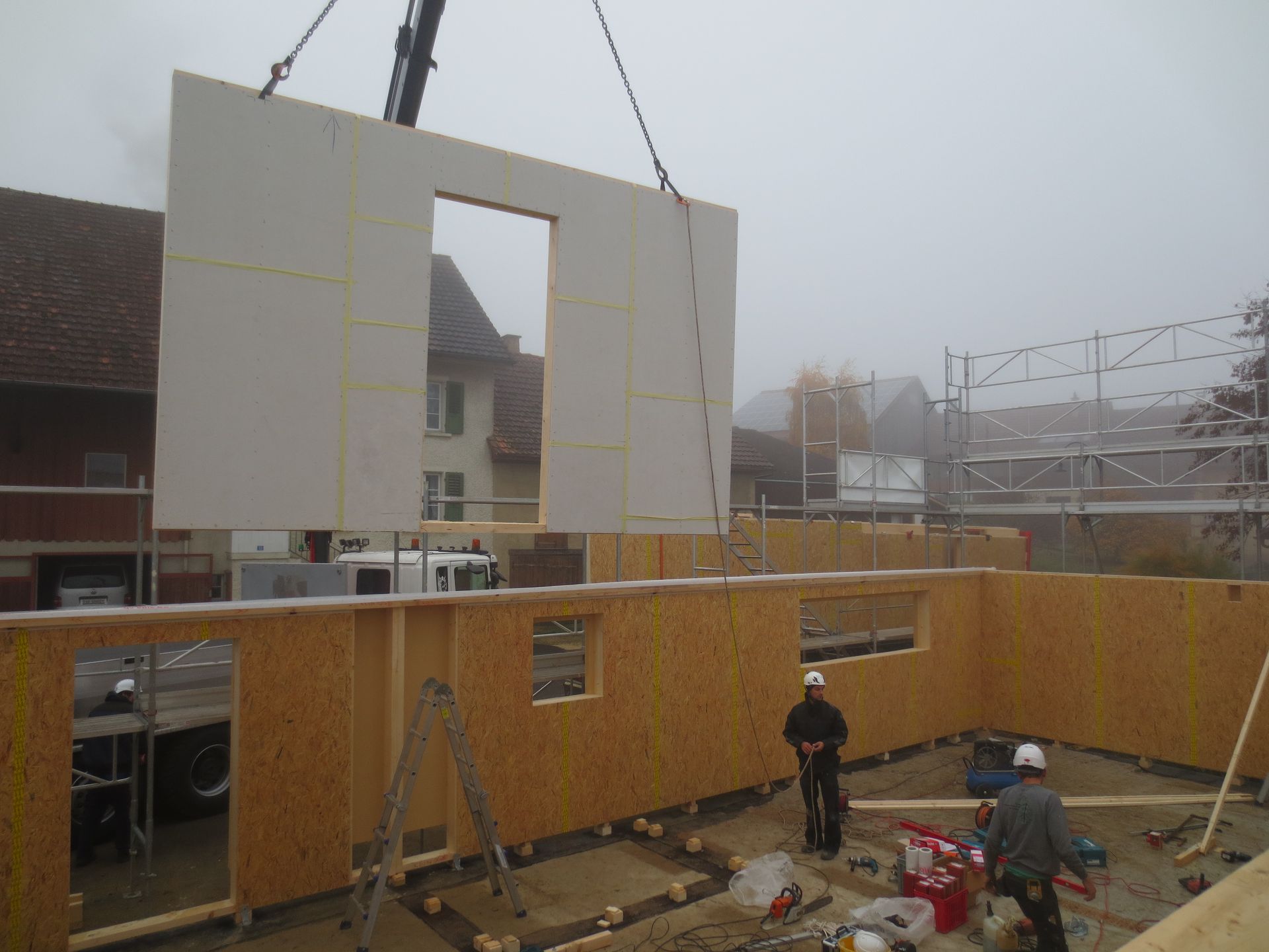 Beim Aufrichten - Tanner Holzbau & Sägerei AG