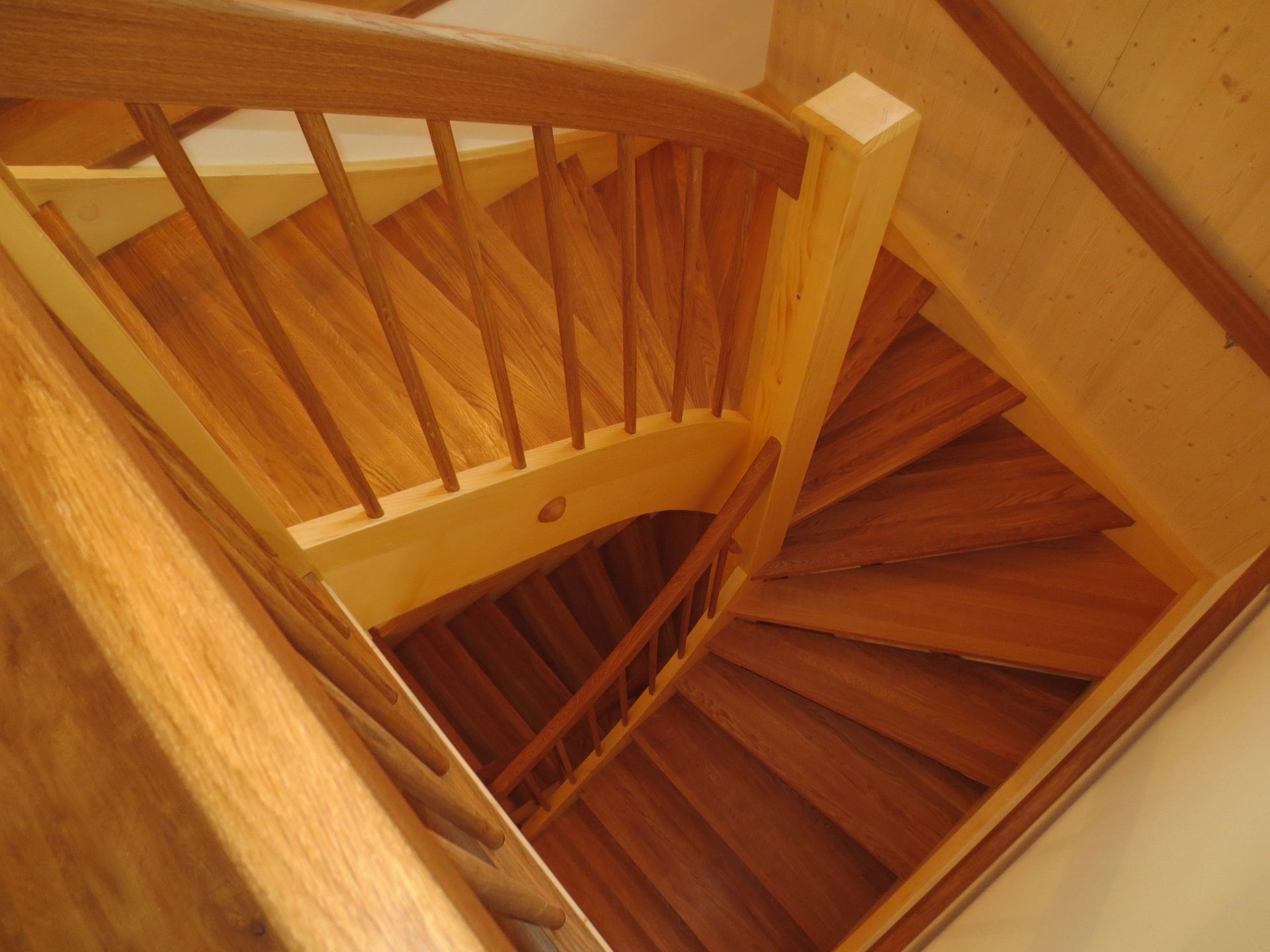 Treppe - Tanner Holzbau & Sägerei AG