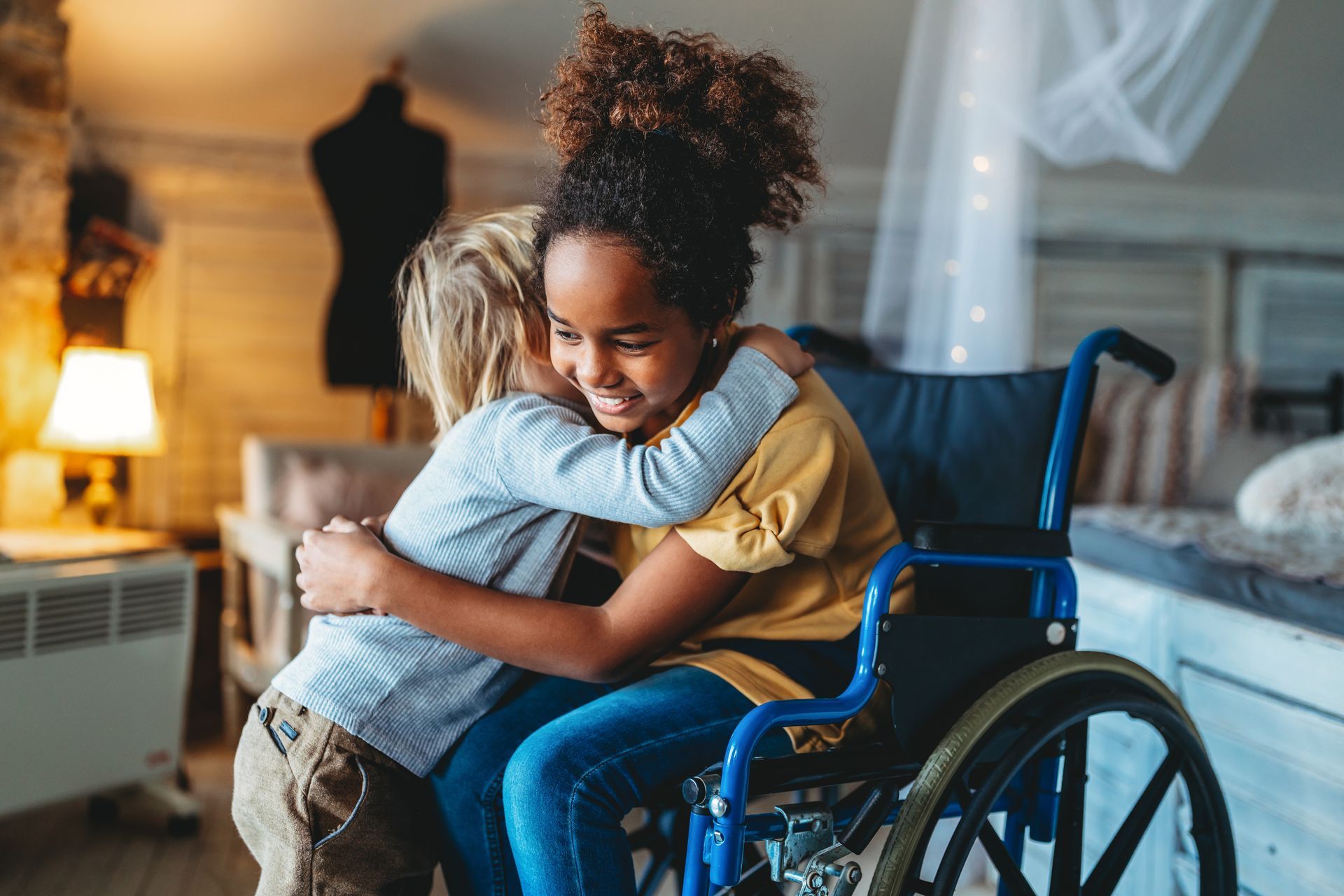 Jeune fille en fauteuil roulant