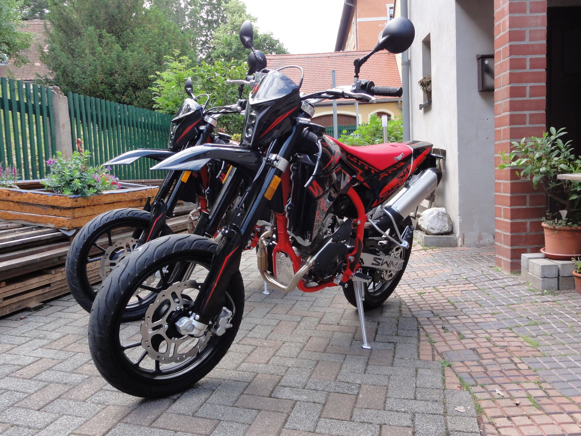 [company_name] SWM- SM 125 R