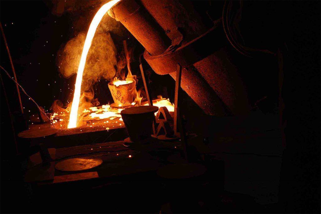 Versement métal en fusion