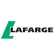 El logotipo de Lafarge es verde y negro sobre un fondo blanco.