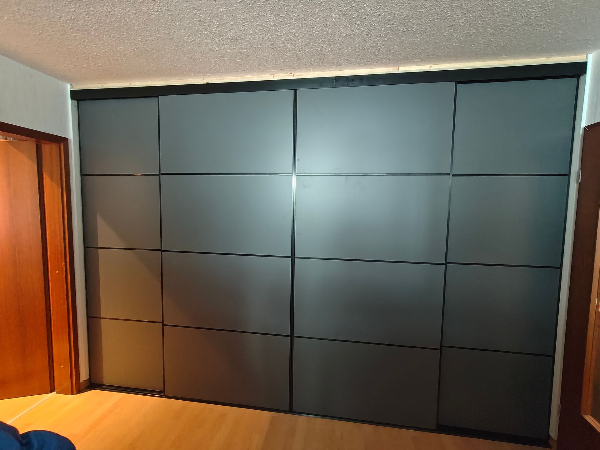 Kleiderschrank