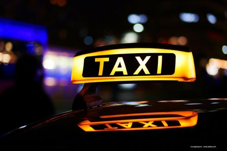 Taxi Tönnissen – Taxi bei Nacht