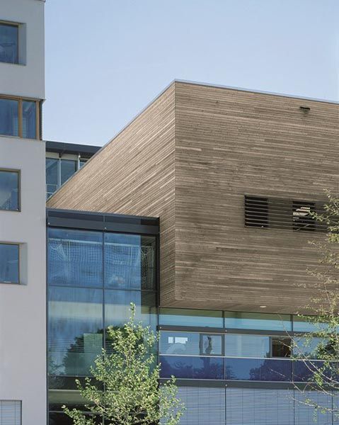 Haus mit Holzfassaden