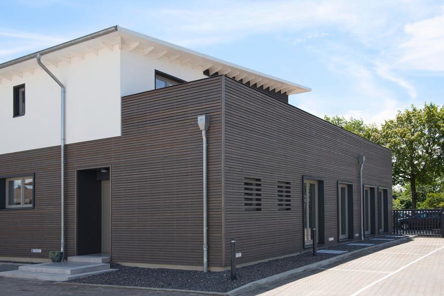 Haus mit Holzfassaden