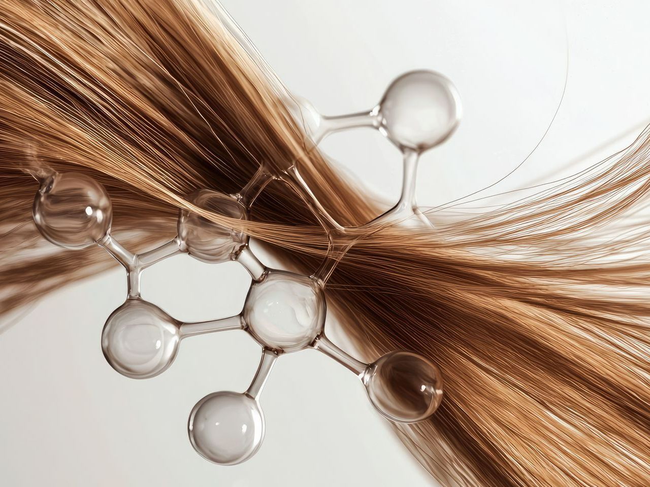 Des cheveux noués par des molécules