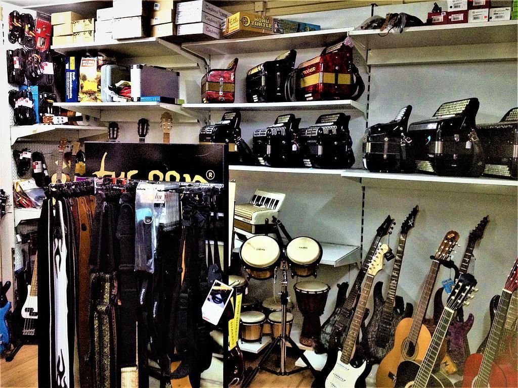 Gitarren - Musikhaus Lüthy