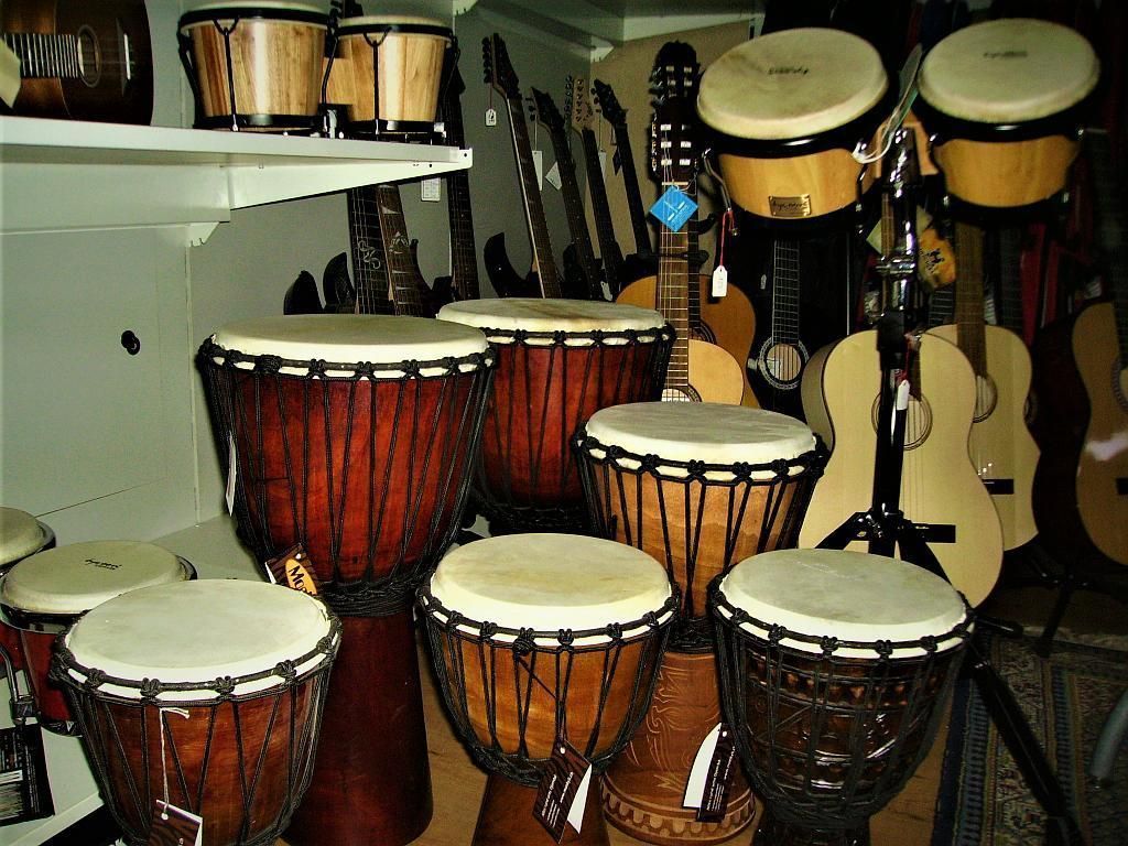 Gitarren - Musikhaus Lüthy