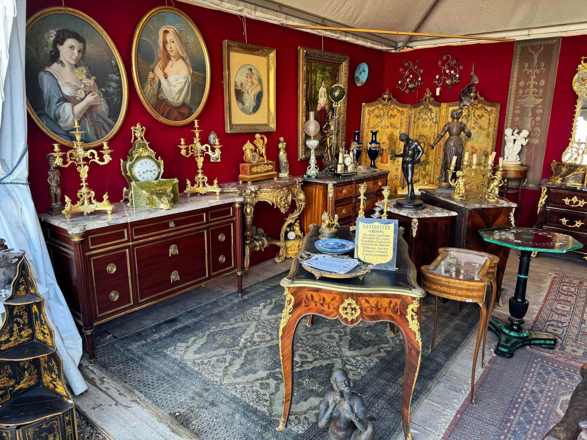 UN DECOR DE MA GALERIE DE VENTE