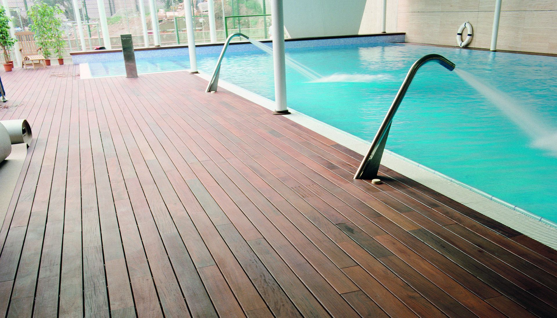 Parquet extérieur piscine - AB Sols Plus Sàrl - Epagny