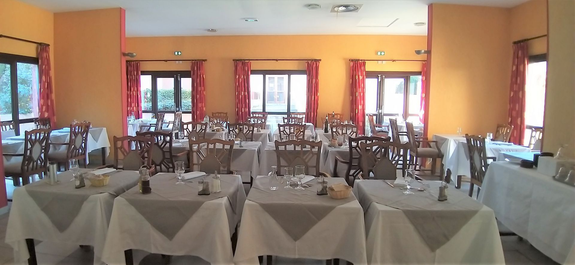 Vers la page Le Restaurant.