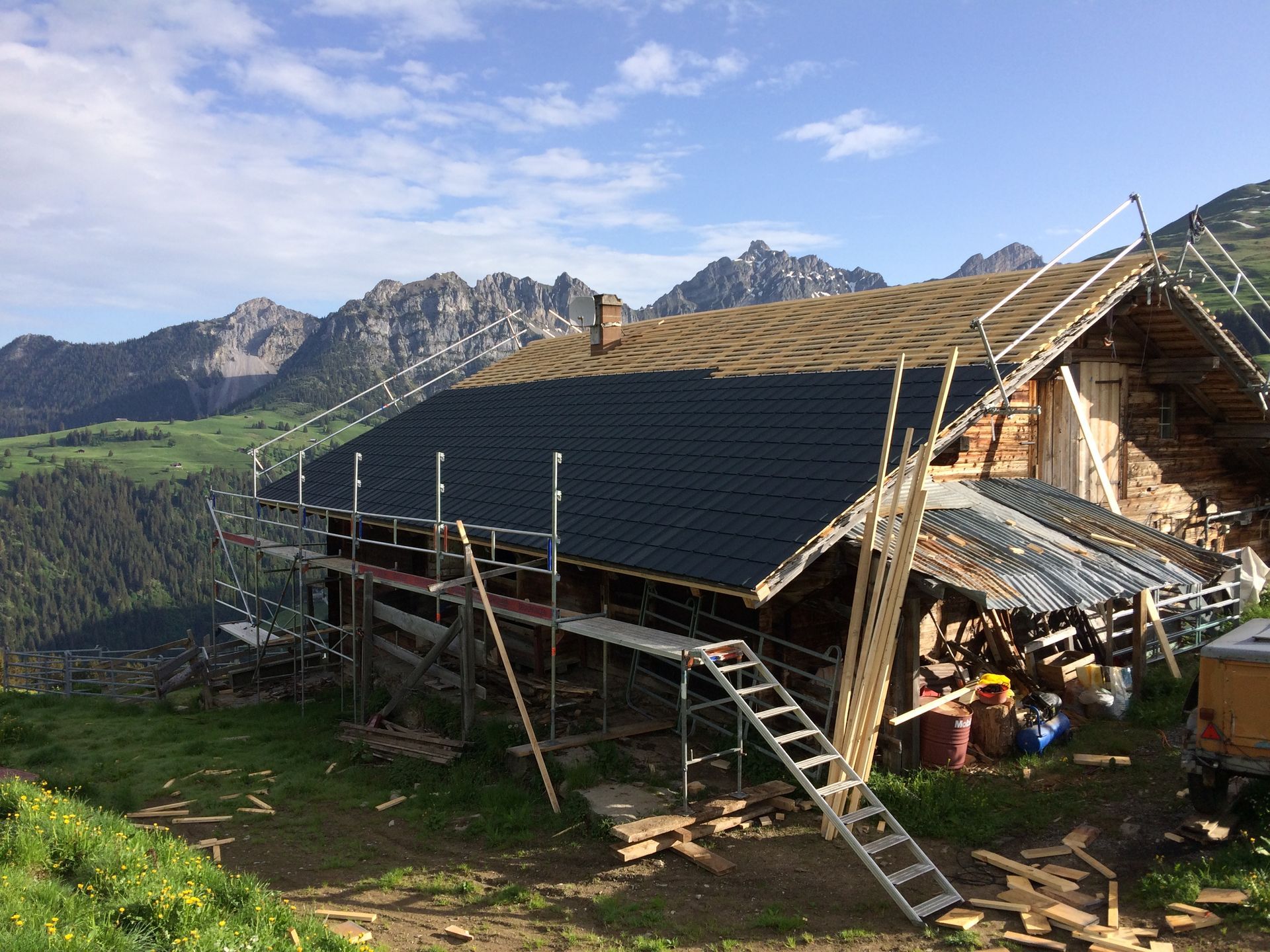 Gerüst am Haus - Markus Pfister Spenglerei Bedachungen