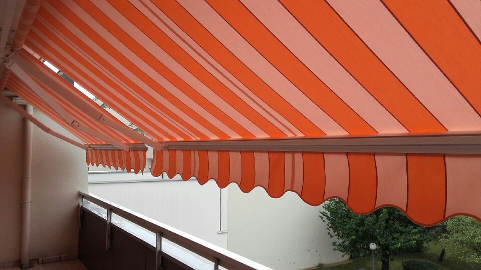 store ouvert sur l'eau