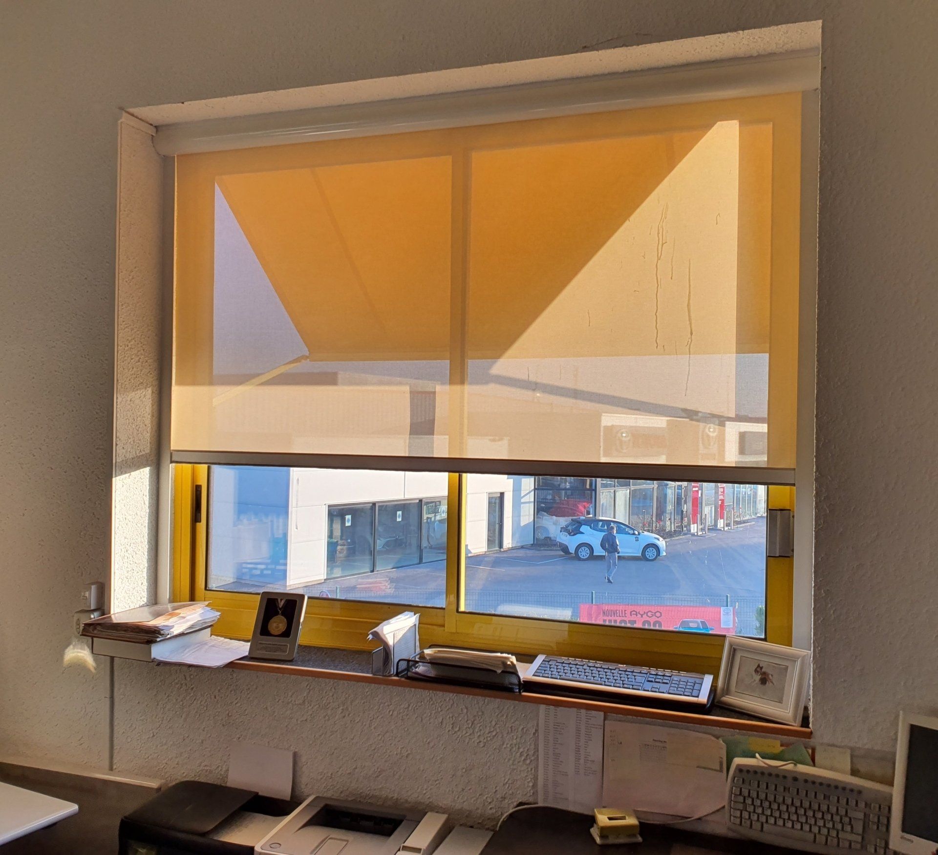 store intérieur mi-clos