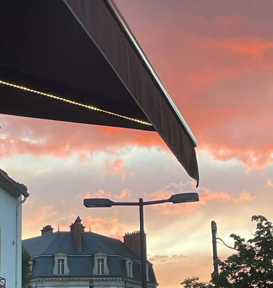 Store à leds lumineux soleil couchant