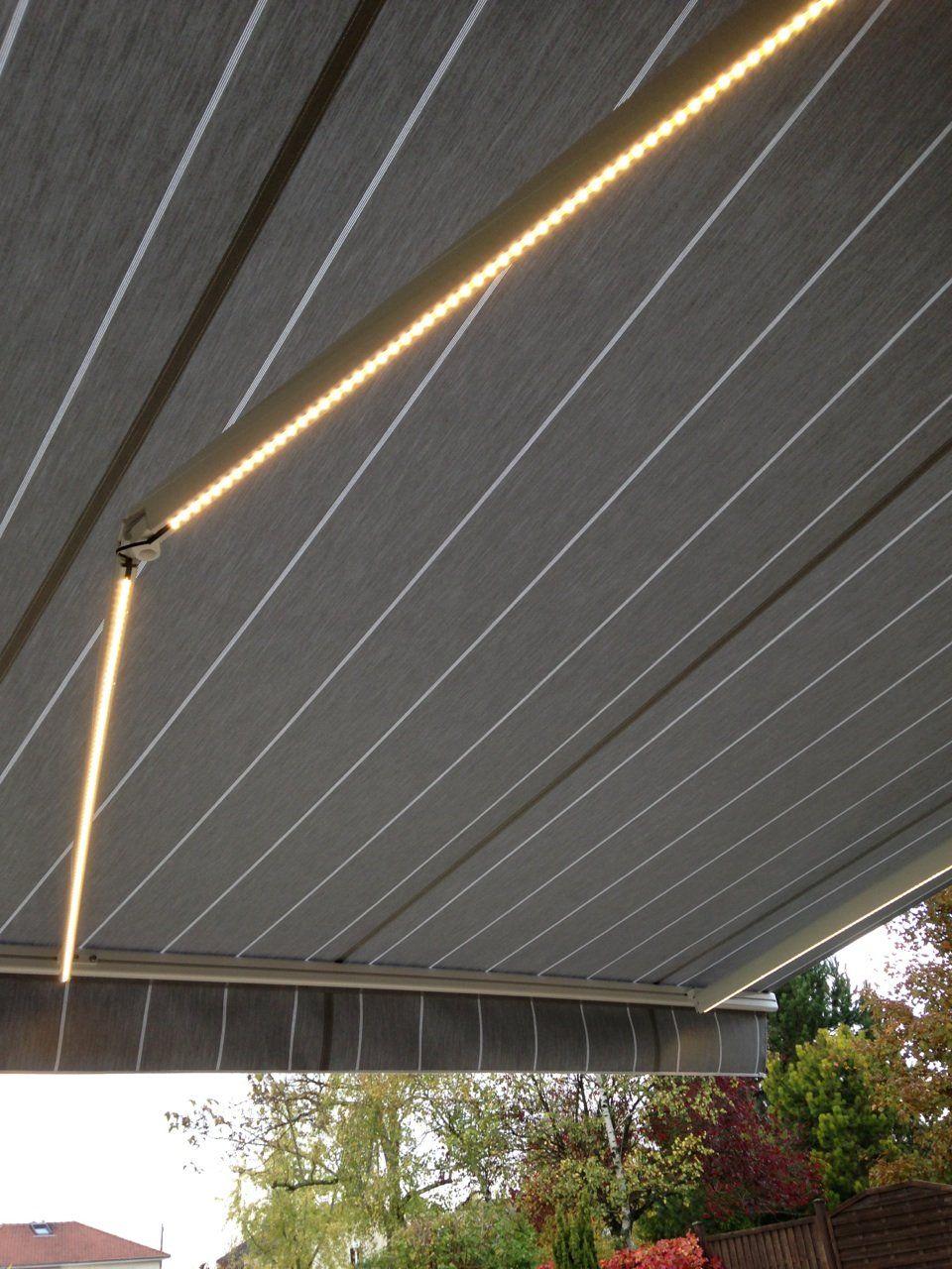 Store à leds lumineux allumé