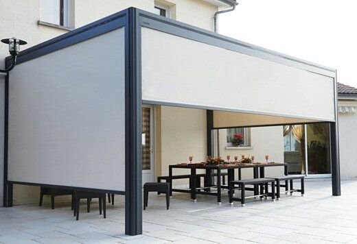 store vertical sur pergola