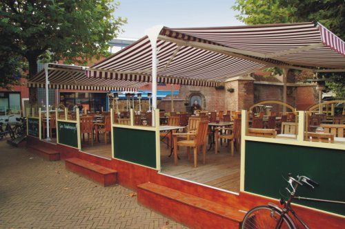 A l'ombre de stores restaurant