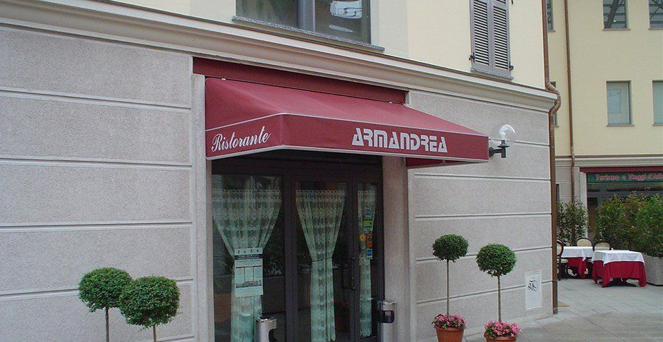 store corbeille rouge