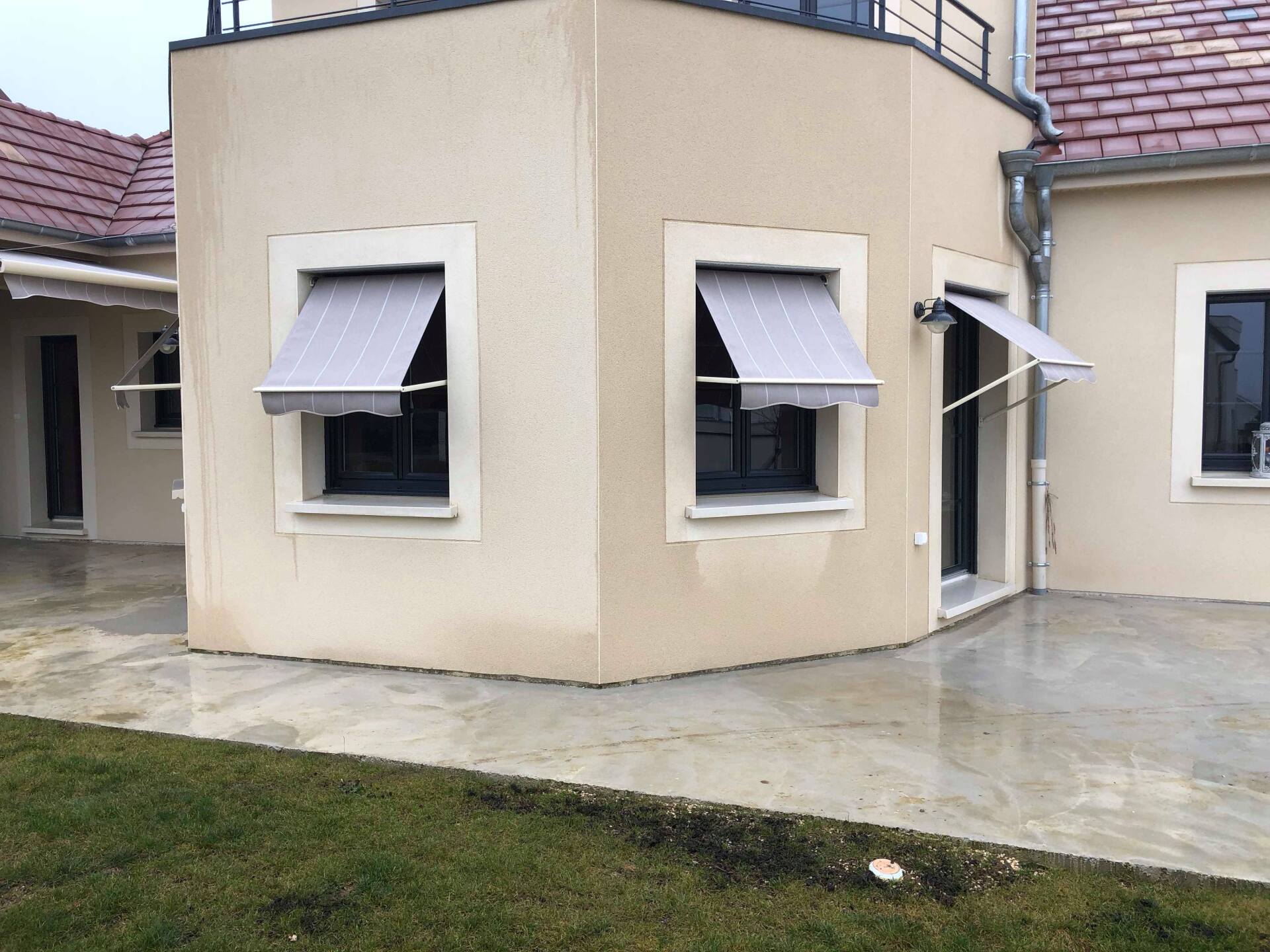 Store projection angle de batiment