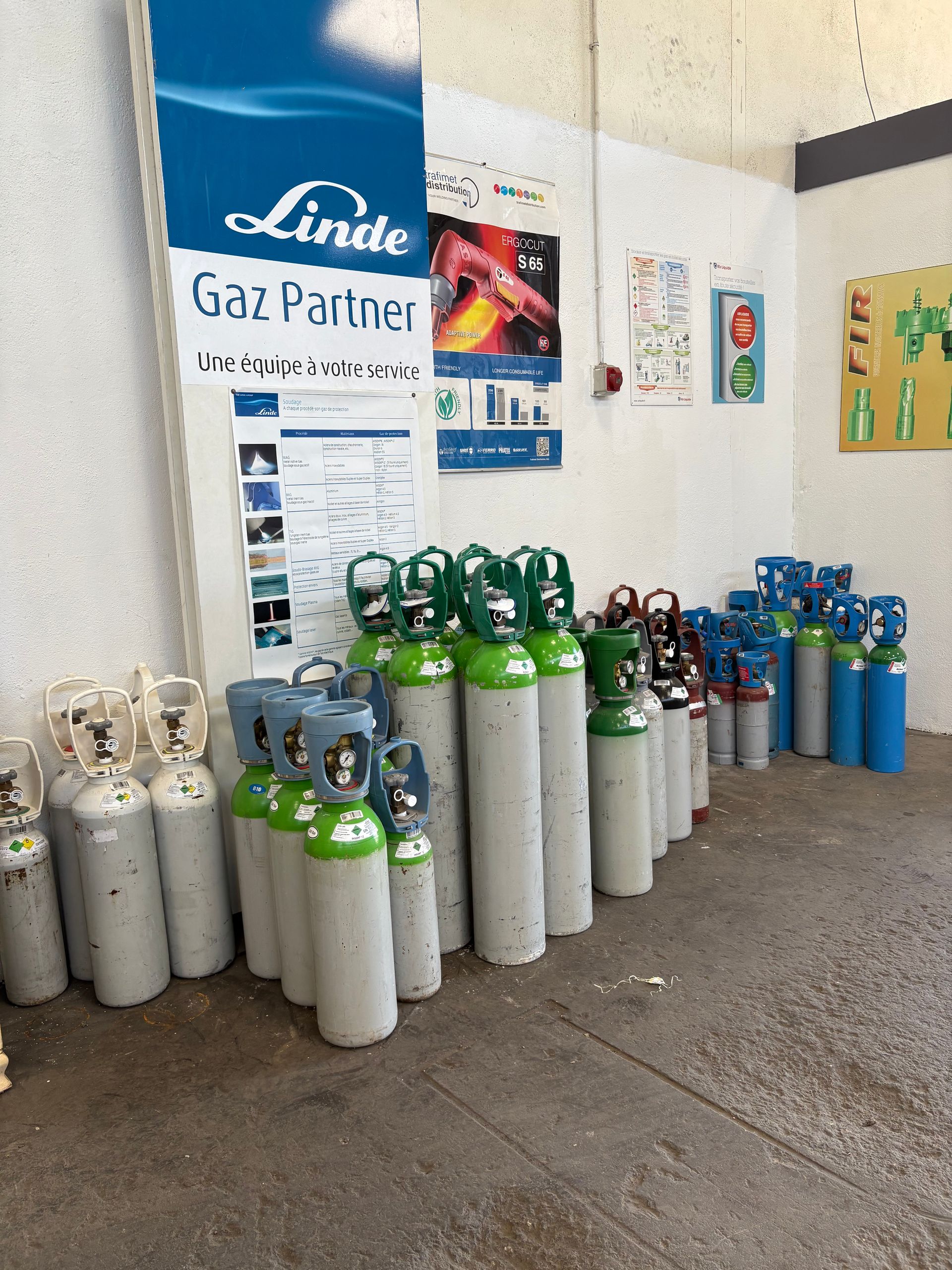 Lot de bouteilles de gaz