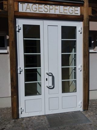 Geschäftsfront Glastür