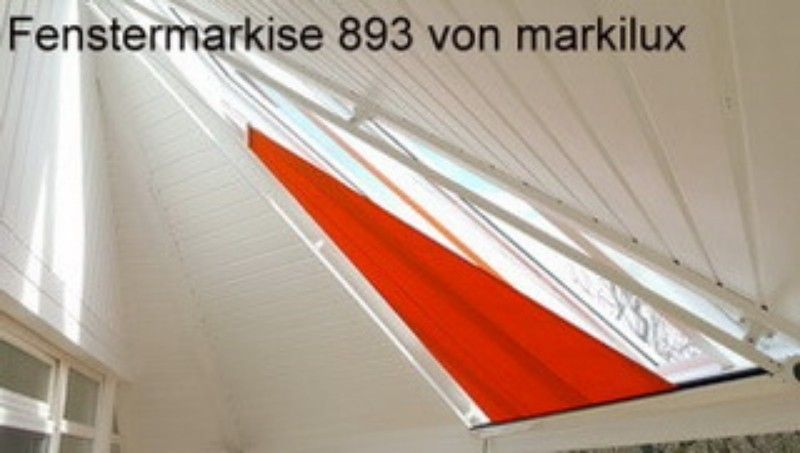 Ein Bild eines Fensters mit den Worten „Fenstermarkise 893 von Markilux“ darüber