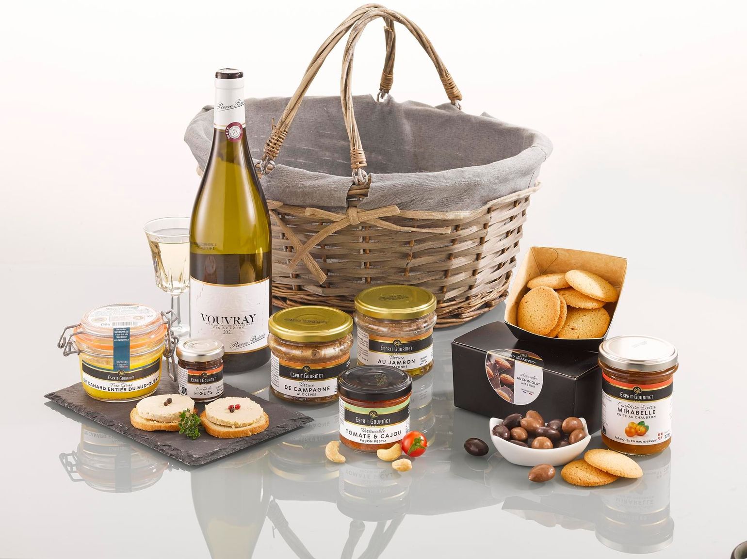 Un panier de gourmandises : un cadeau offert aux collaborateurs