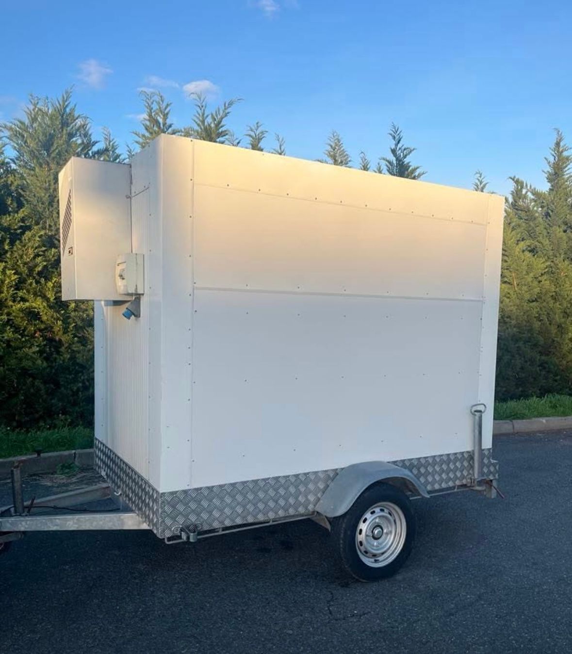 Une remorque réfrigérée.