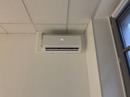 Unité intérieure de climatisation blanche