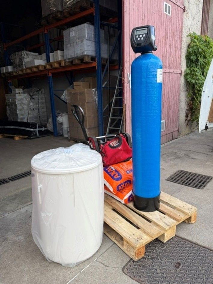 adoucisseur de 50 l avec filtration et lampe UV afin d' avoir une eau pure 