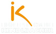 Orangefarbenes, stilisiertes „iK“-Logo mit darunterliegendem, blassgrauem Schriftzug „KENDLBACHER“.