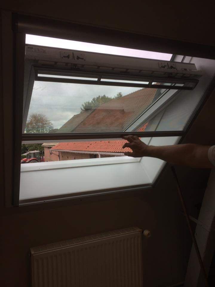 Fenêtre de toit manipulé