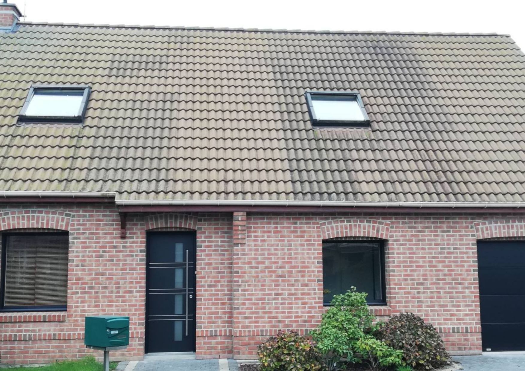 Menuiseries noires : Porte et fenêtres