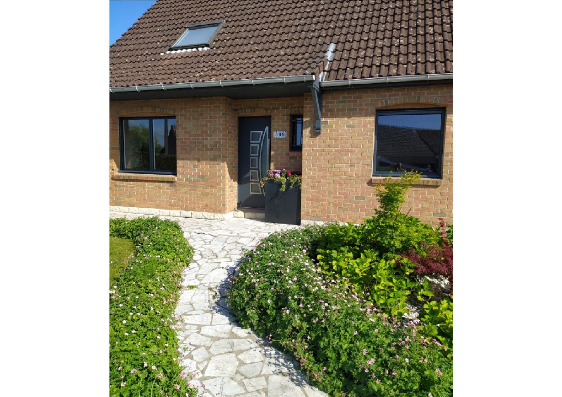 Menuiseries noires : modernité pour votre extérieur à Hazebrouck