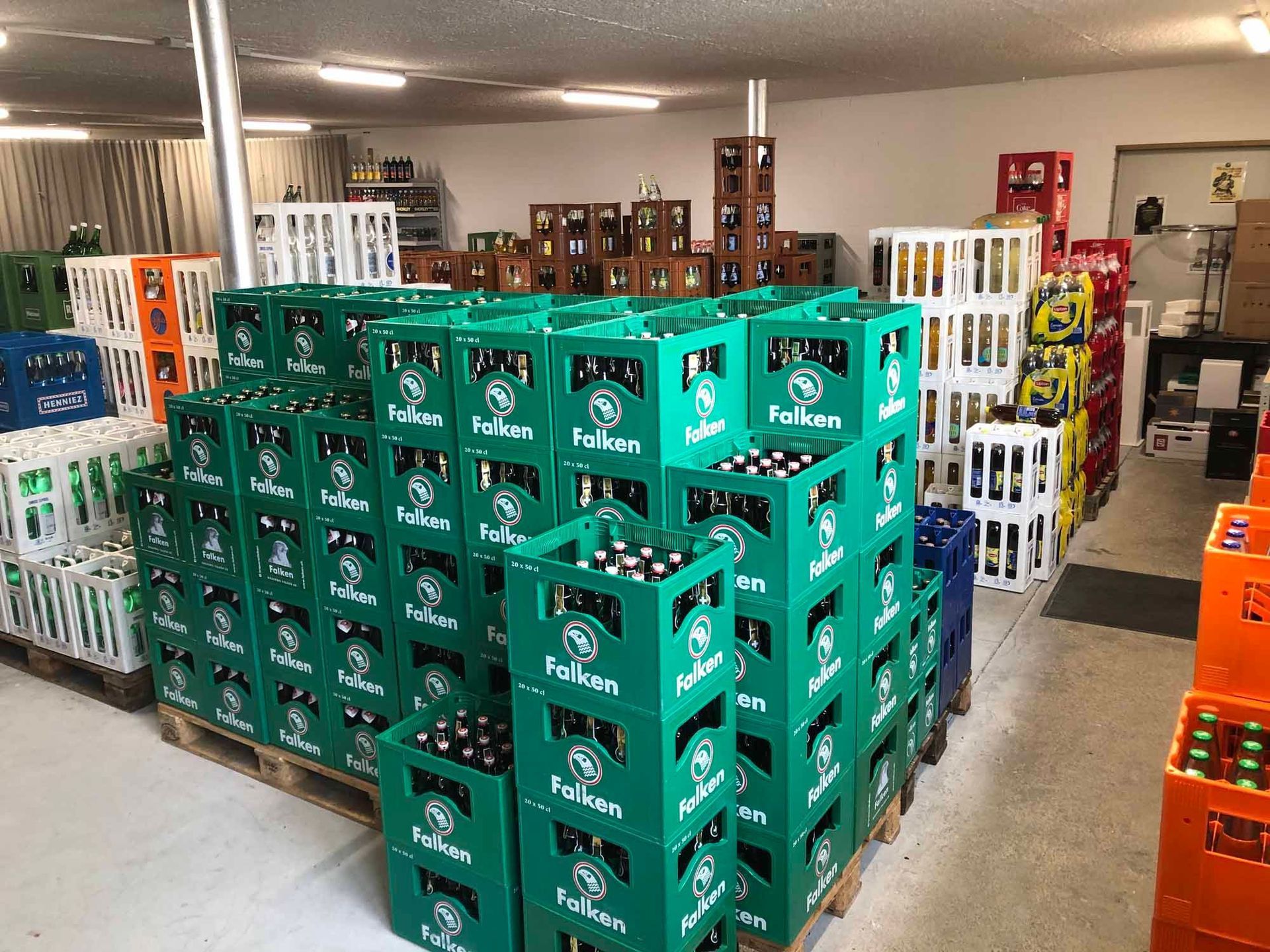 Getränke ab Lager - Getränke Hug GmbH - Buch SH