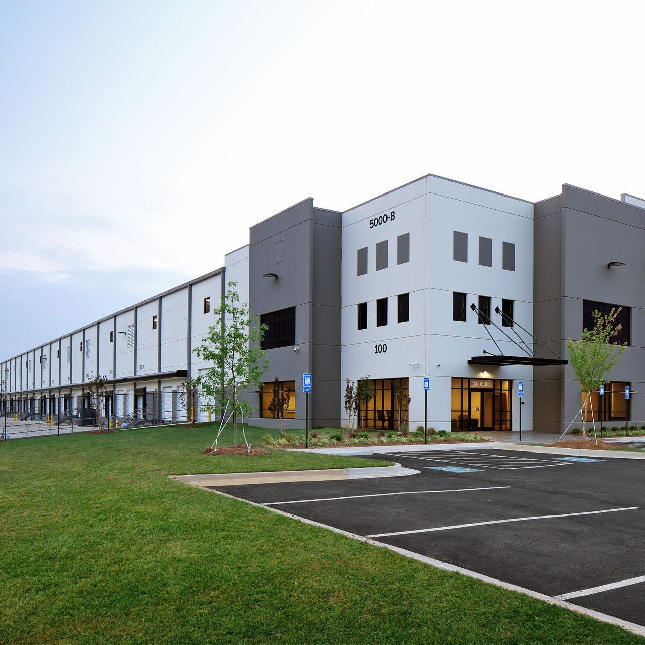 Un bâtiment de logistique