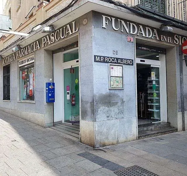 Una esquina de un edificio con la palabra Fundada en ella.