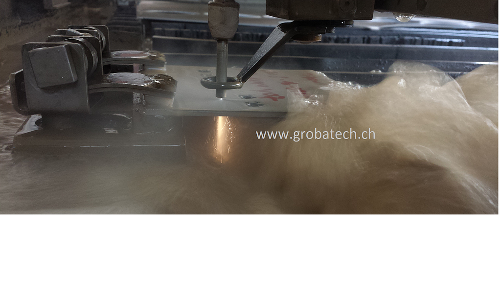 Wasserstrahlschneiden von 3mm Titan