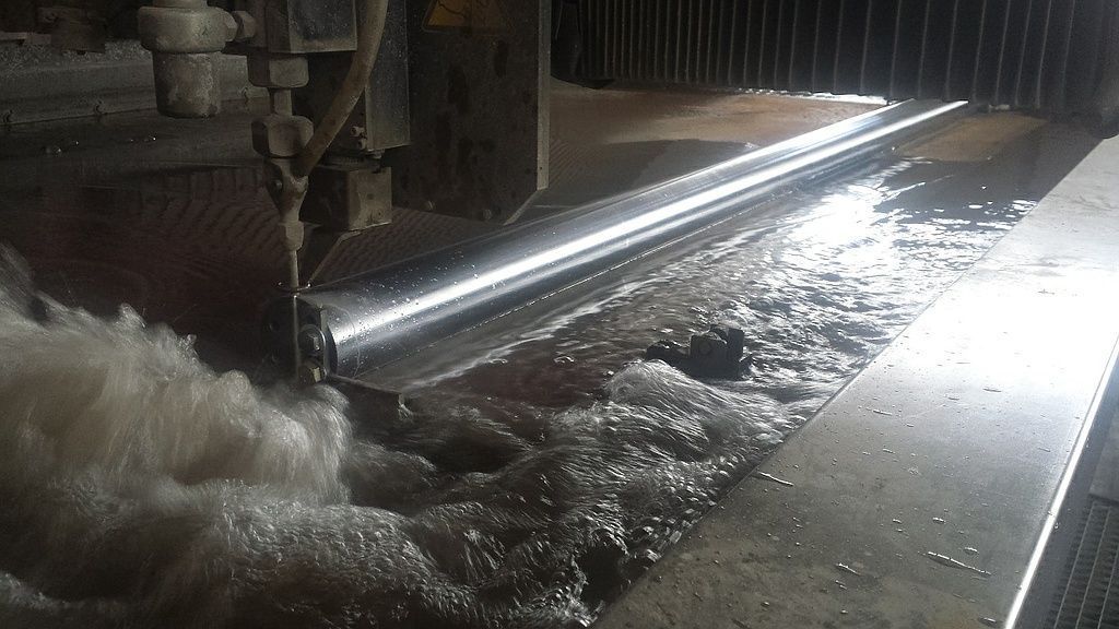 Auftrennen von 80mm dickem Rohr Länge 2350mm